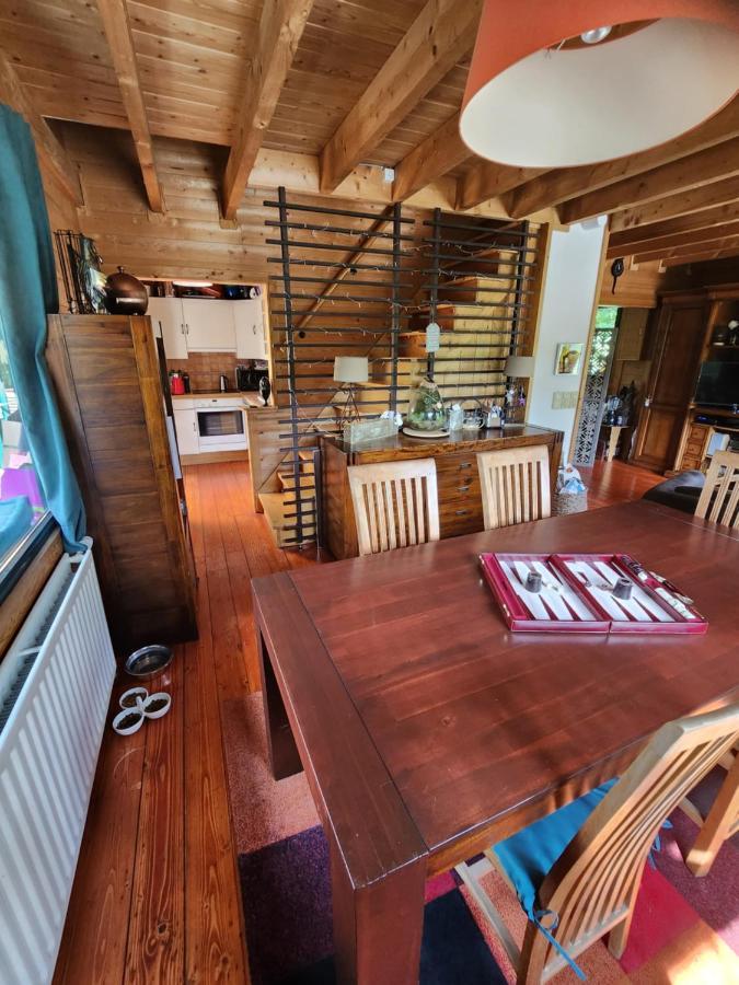 Le Chalet Du Cerf - Chambre D'Hote Somme-Leuze Dış mekan fotoğraf