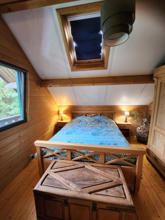 Le Chalet Du Cerf - Chambre D'Hote Somme-Leuze Dış mekan fotoğraf
